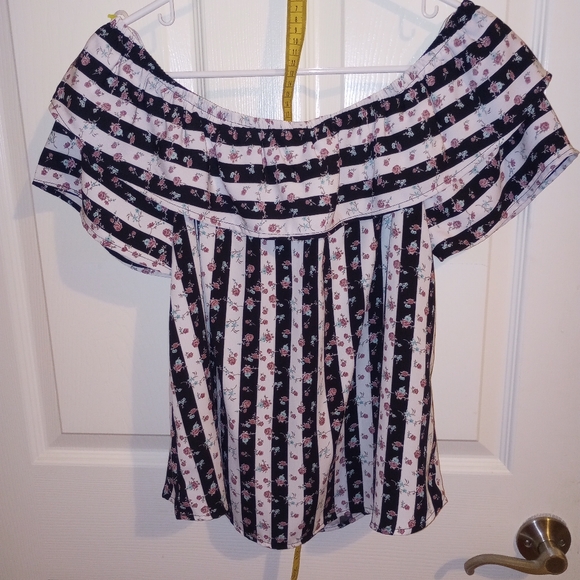 Women's a'gaci top black and white stripe floral blouse - Picture 2 of 4